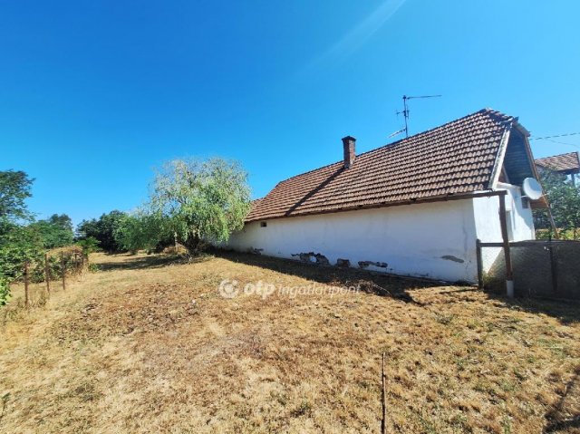 Eladó családi ház, Körösladányban 3.7 M Ft, 1 szobás