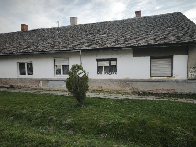 Eladó téglalakás, Váton 4.9 M Ft, 1 szobás