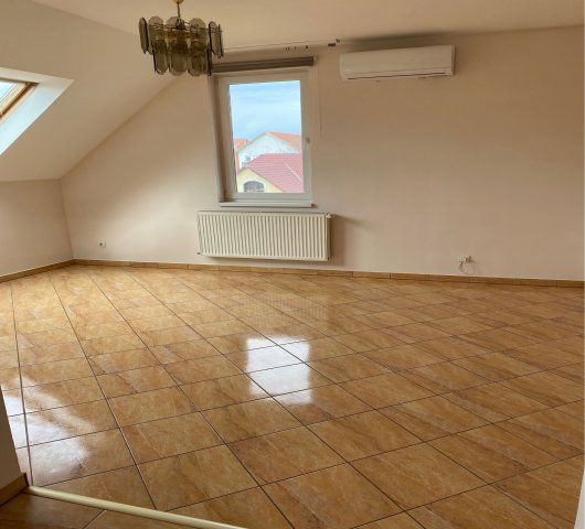 Kiadó téglalakás, albérlet, Debrecenben 250 E Ft / hó, 3 szobás