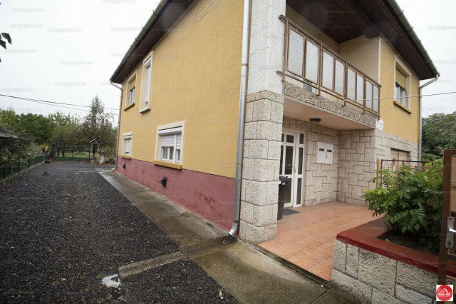 Eladó családi ház, Szerencsen 28 M Ft, 4 szobás