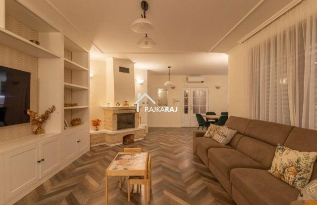 Eladó családi ház, Mosonmagyaróváron 174.9 M Ft, 4+2 szobás