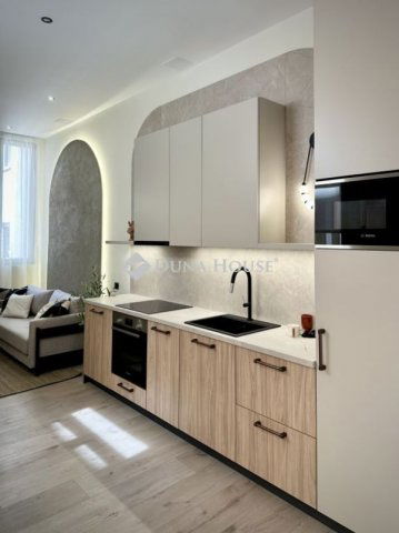 Eladó téglalakás, Budapesten, V. kerületben 123 M Ft, 1 szobás