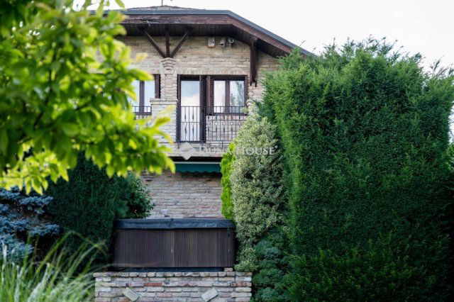 Eladó családi ház, Szigetszentmiklóson 189.9 M Ft, 5 szobás