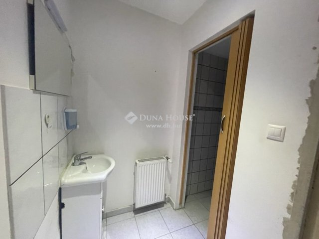 Eladó üzlethelyiség, Budapesten, XVII. kerületben 139 M Ft