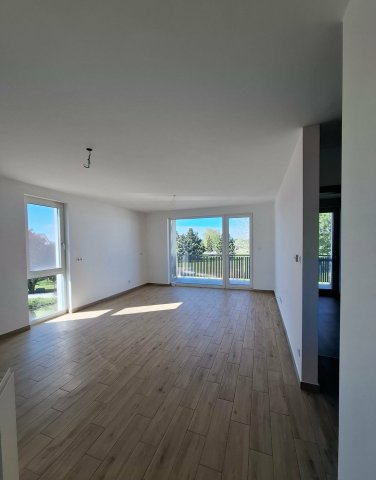 Kiadó téglalakás, albérlet, Bábolnán 260 E Ft / hó, 3 szobás