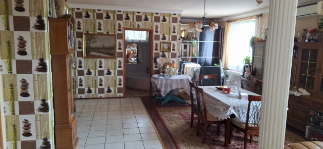 Eladó családi ház, Törökbálinton 184.9 M Ft, 9 szobás