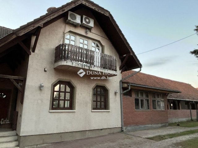 Eladó családi ház, Dunaharasztin 150 M Ft, 6 szobás