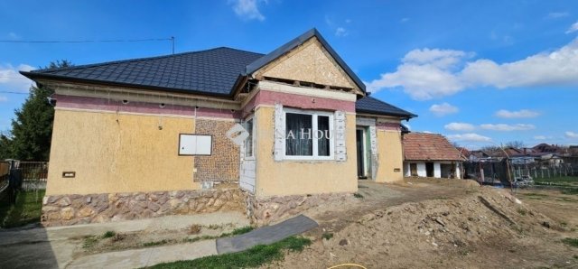 Eladó családi ház, Tápiószecsőn 52.9 M Ft, 3 szobás
