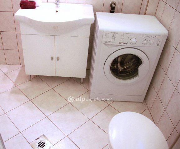 Eladó téglalakás, Budapesten, V. kerületben 84 M Ft, 2 szobás