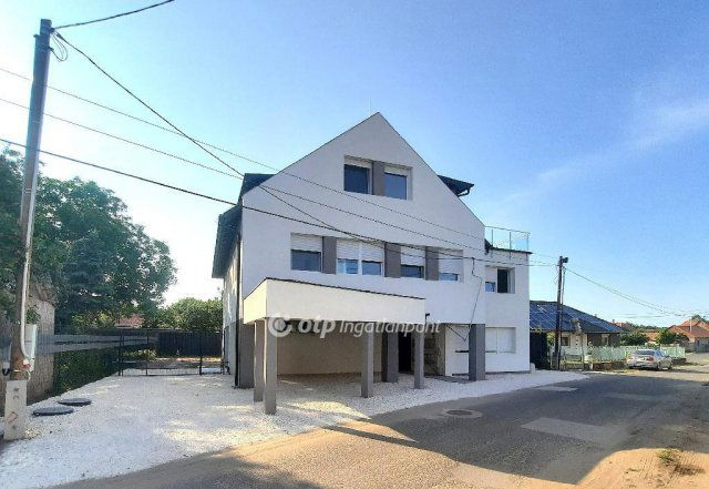 Eladó téglalakás, Albertirsán 60.8 M Ft, 3 szobás