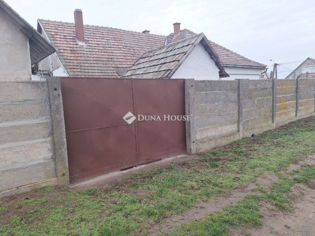 Eladó családi ház, Bátmonostoron 16.5 M Ft, 3 szobás