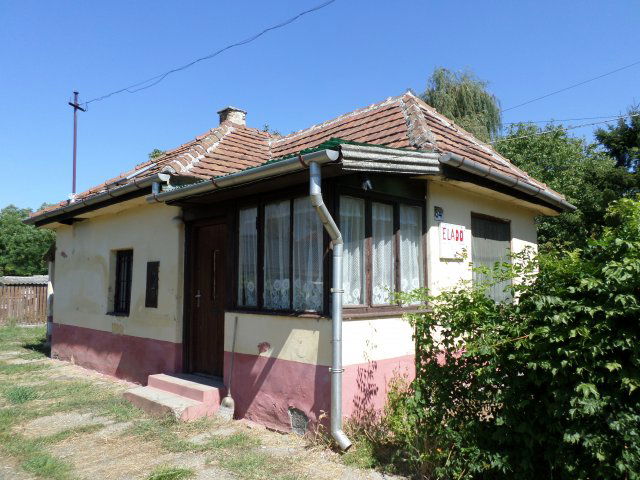 Eladó családi ház, Érden 39 M Ft, 2 szobás