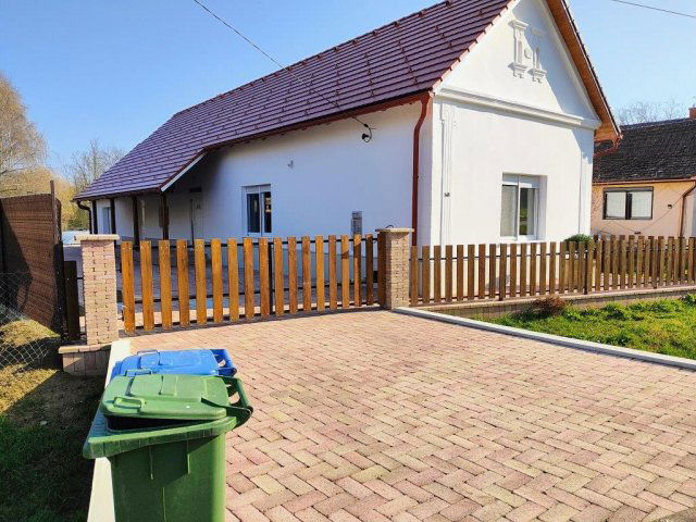 Eladó családi ház, Kisasszondon 58 M Ft, 2 szobás