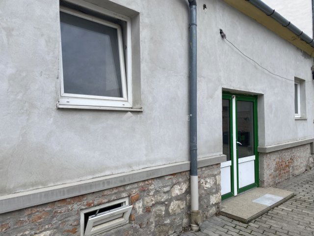 Eladó iroda, Sopronban 28.45 M Ft, 4 szobás / költözzbe.hu