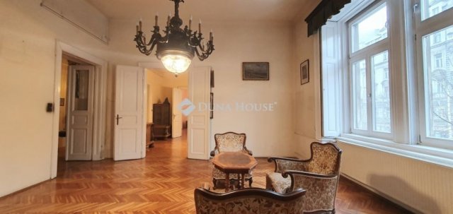 Eladó téglalakás, Budapesten, VII. kerületben 170 M Ft, 4 szobás