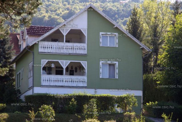 Eladó családi ház, Dunabogdányban 170 M Ft, 7 szobás