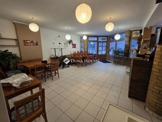 Eladó üzlethelyiség, Veszprémben 129.9 M Ft