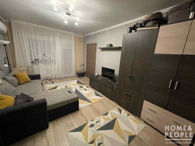 Eladó téglalakás, Szegeden 60.99 M Ft, 3 szobás