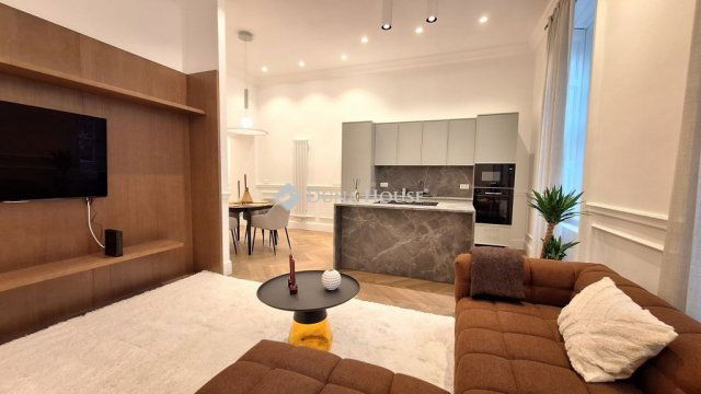 Kiadó téglalakás, albérlet, V. kerületben, Nádor utcában