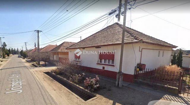 Eladó családi ház, Újhartyánon, József Attila utcában