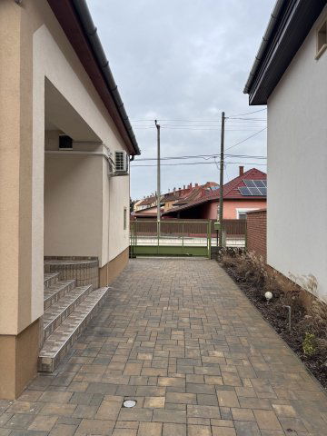 Eladó családi ház, Kiskunfélegyházán 102 M Ft, 4 szobás