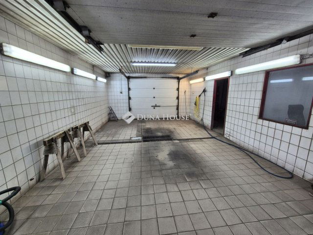 Eladó ipari ingatlan, Tatabányán, Győri úton 7.5 M Ft