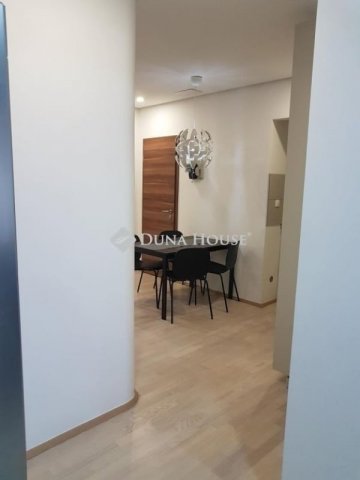 Eladó téglalakás, Budapesten, VIII. kerületben 75 M Ft, 3 szobás