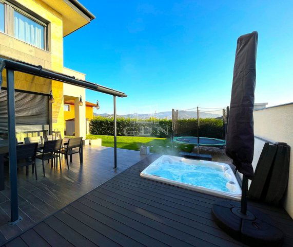 Eladó ikerház, Törökbálinton 335 M Ft, 5 szobás