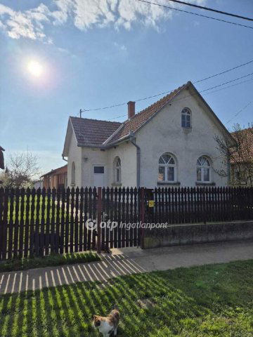 Eladó családi ház, Tetétlenen 25.9 M Ft, 2+1 szobás