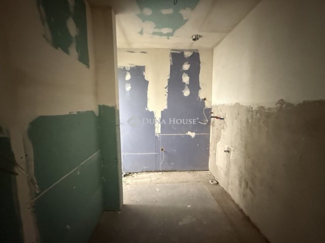 Eladó téglalakás, Budapesten, XXI. kerületben 28.4 M Ft