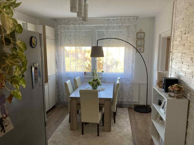 Eladó panellakás, Debrecenben 62.9 M Ft, 2 szobás