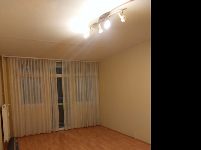 Kiadó panellakás, albérlet, Pécsett, Ajtósi Dürer utcában