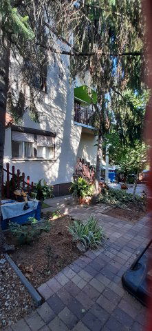 Eladó családi ház, Pécsett 89.9 M Ft, 9 szobás