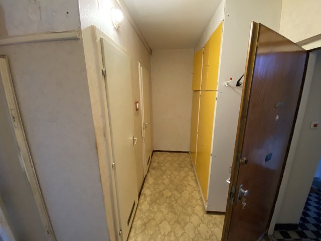 Eladó panellakás, Győrött 38.9 M Ft, 1 szobás