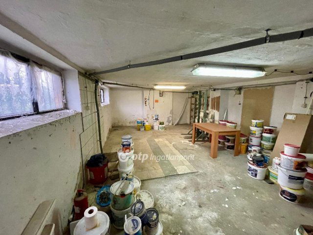 Eladó garázs, Pápán 15.99 M Ft / költözzbe.hu