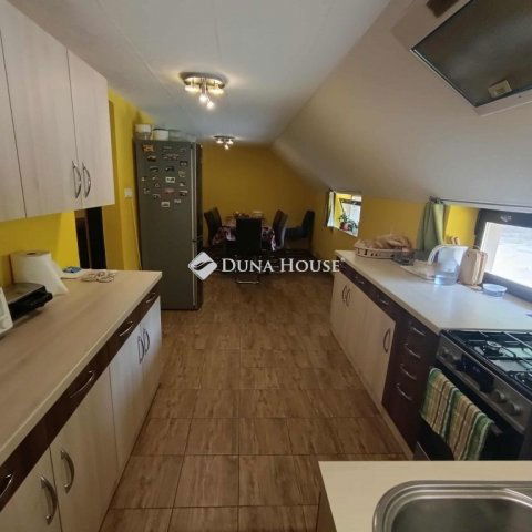 Eladó családi ház, Kecskeméten 90 M Ft, 4 szobás