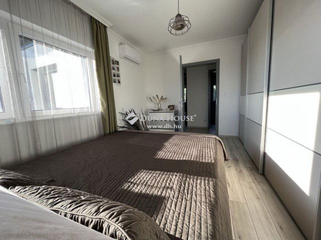 Eladó ikerház, Törökbálinton 325 M Ft, 5 szobás