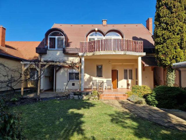 Eladó családi ház, Kaposváron 75 M Ft, 5+2 szobás