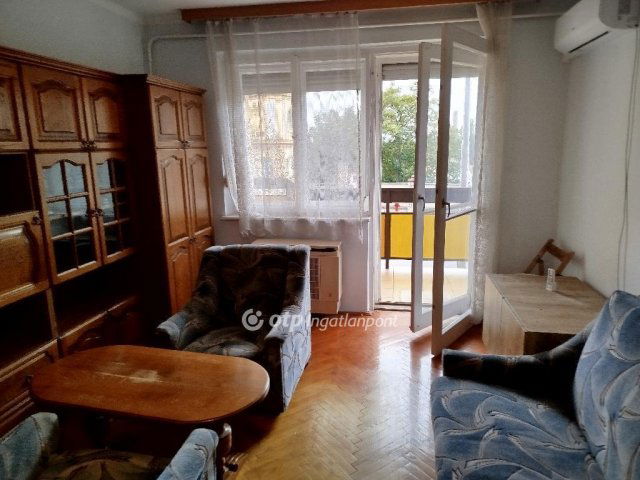 Eladó téglalakás, Pécsett 49.9 M Ft, 2 szobás