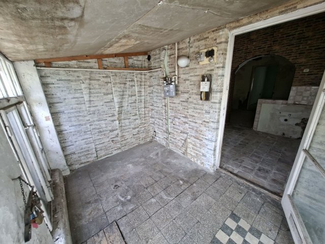 Eladó családi ház, Budapesten, XV. kerületben 43 M Ft, 1 szobás