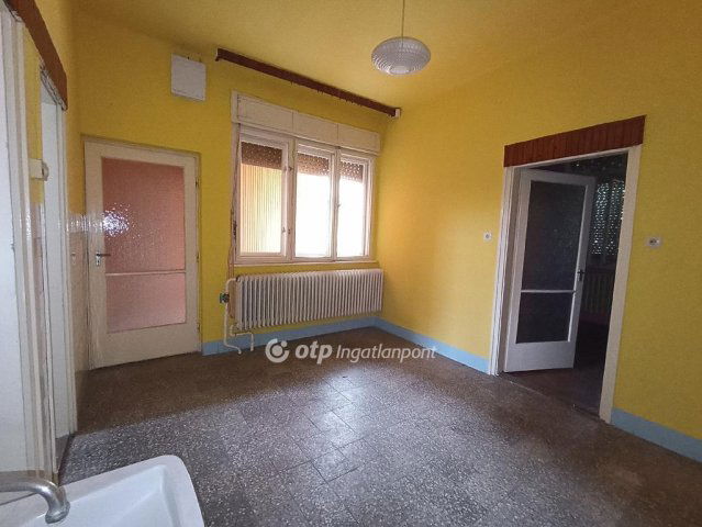 Eladó családi ház, Jászfényszarun 47.9 M Ft, 3 szobás