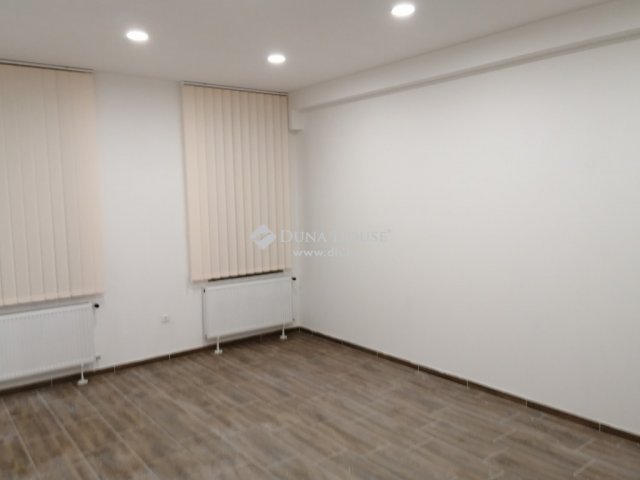 Eladó üzlethelyiség, Komáromban 75 M Ft / költözzbe.hu