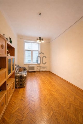 Eladó téglalakás, Budapesten, V. kerületben 135 M Ft, 2 szobás