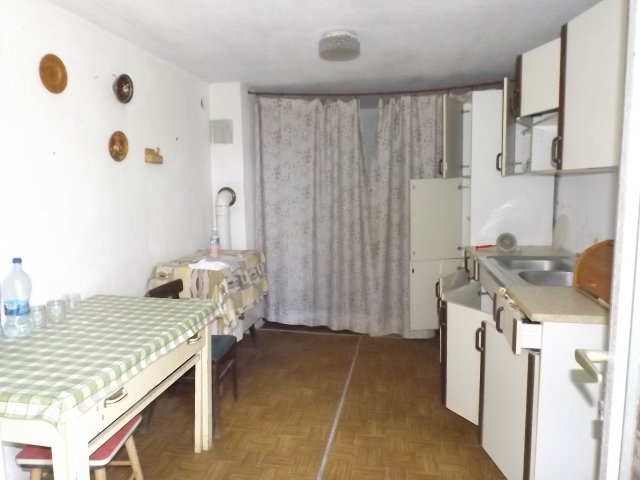 Eladó családi ház, Zalakaroson 30 M Ft, 3 szobás