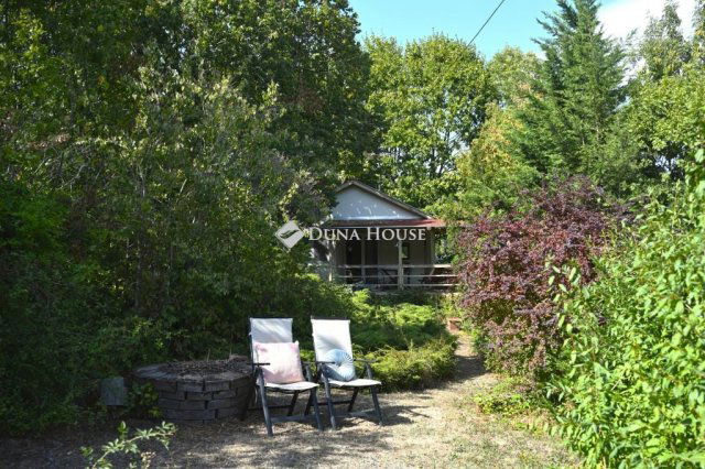 Eladó nyaraló, Leányfaluban 49.9 M Ft, 2 szobás