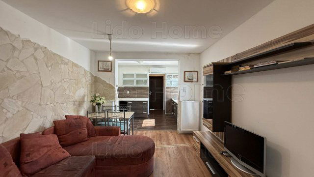 Eladó nyaraló, Balatonfenyvesen 46 M Ft, 2 szobás