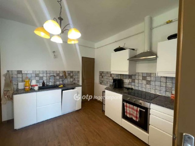 Eladó családi ház, Jászkarajenőn 79.8 M Ft, 3 szobás