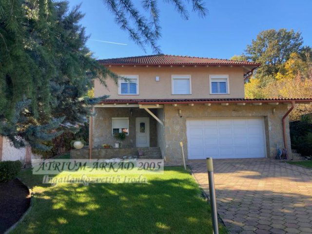 Eladó családi ház, Érden 249 M Ft, 4 szobás