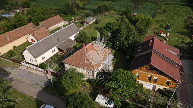Eladó családi ház, Ózdon, Szentsimoni úton 15.99 M Ft, 3 szobás