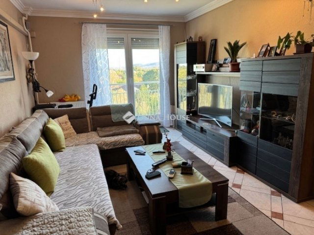 Eladó panellakás, Budapesten, III. kerületben 73.9 M Ft